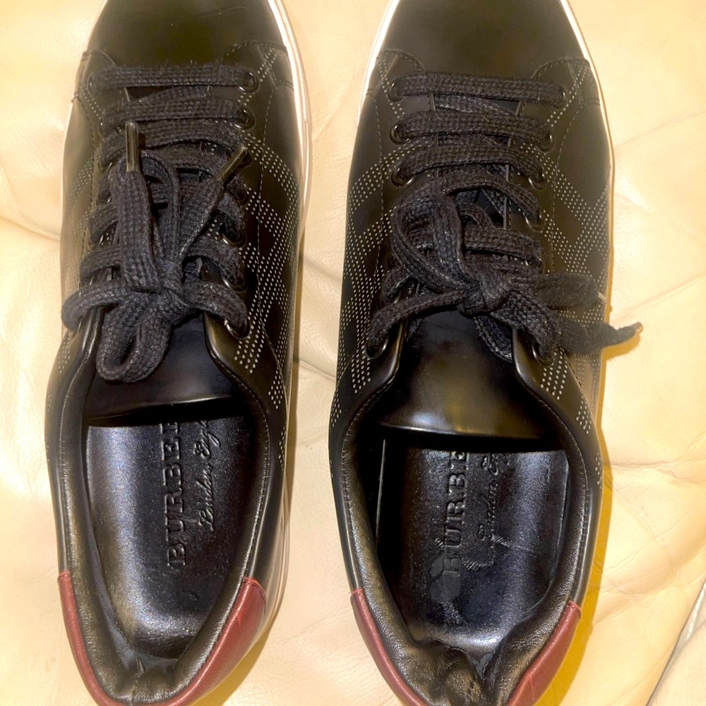 Burberry Black and Brown Low-Top Sneakers with Slip-On Design - Picture 10 of 15